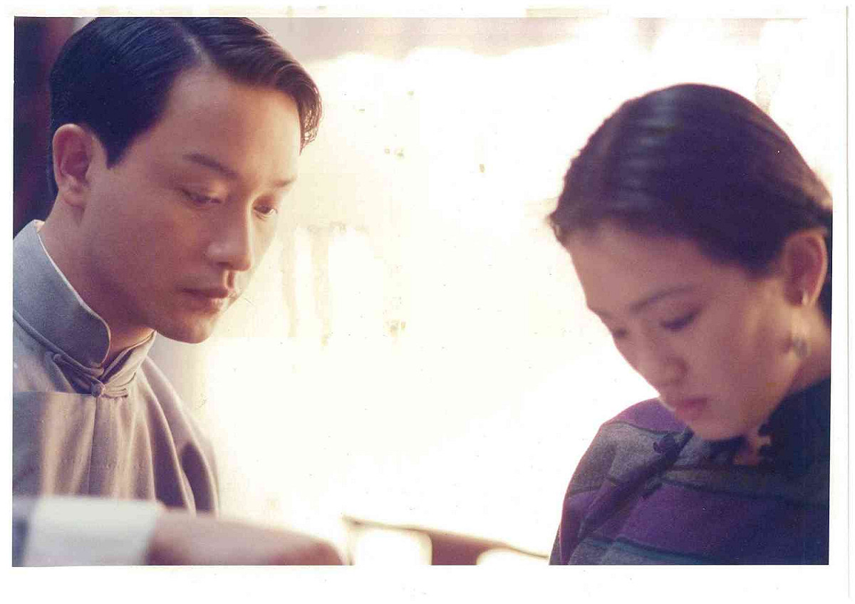 張國榮(左)、鞏俐(右)在《霸王別姬》中飾演程蝶衣、菊仙。 圖：甲上娛樂/提供