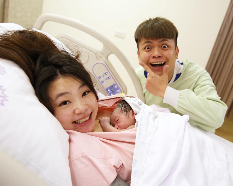 蔡阿嘎與二伯的第二胎「蔡波能」昨（2）日順利報到。 圖：取自嘎嫂二伯臉書