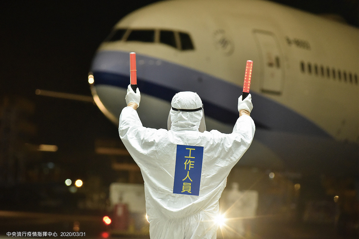 武漢肺炎讓全球機廠如臨大敵，嚴格檢疫出入境旅客。 圖：中央流行疫情指揮中心／提供（示意圖）