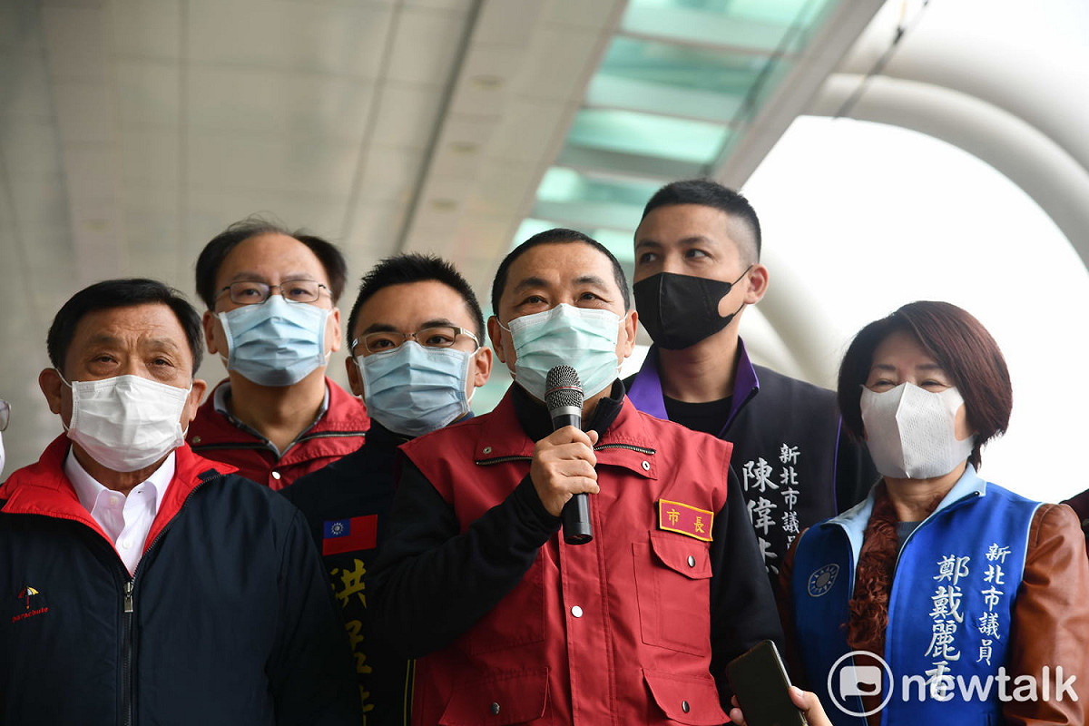 侯友宜建議中央針對返台者要做到「全面普篩加居家檢疫」兩者並行，防堵無症狀者境外移入的防疫破口。 圖：林昀真／攝