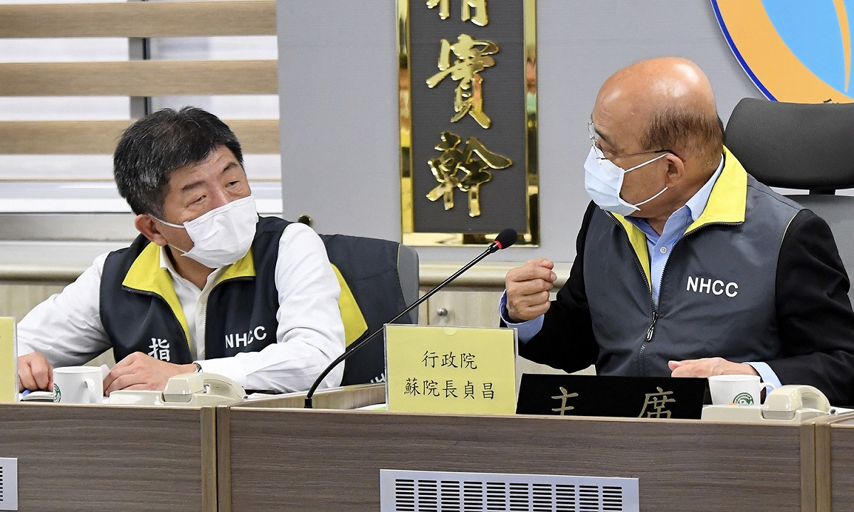 行政院長蘇貞昌5日視察中央流行疫情指揮中心。 圖：行政院提供