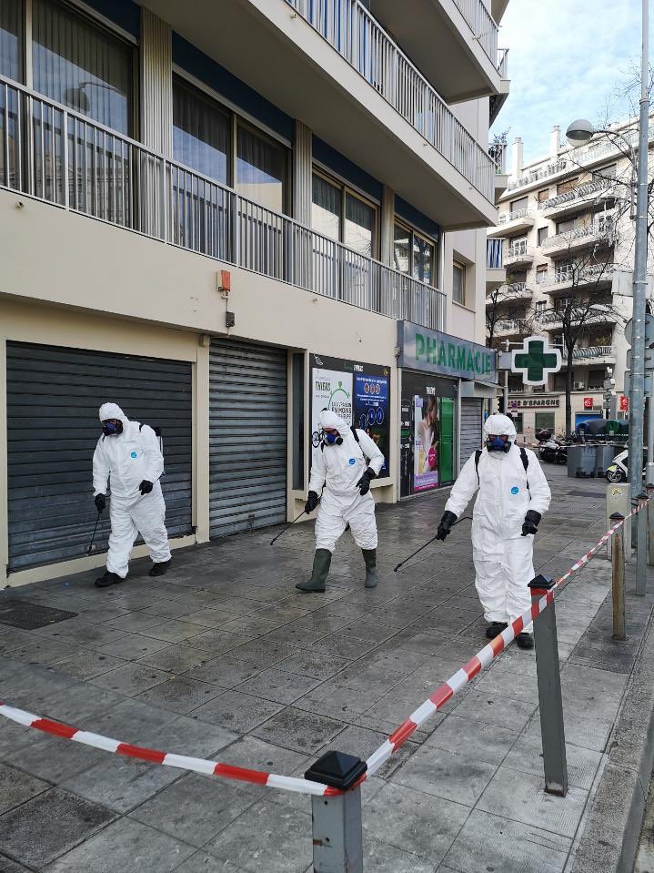 尼斯是法國第5大城，如今因為武漢肺炎，居民幾乎都待在家中，而市府則加強消毒作業。 圖：翻攝自艾斯卓西臉書