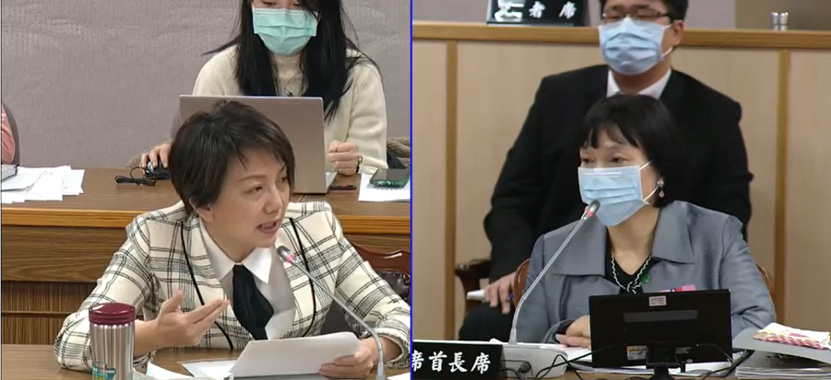 促轉會代理主委楊翠（右）今（8）天在立法院司法法制委員會接受民進黨立委范雲（左）質詢。 圖：擷自直播畫面