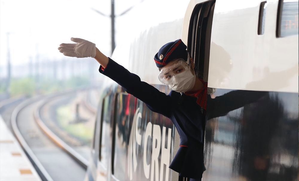 武漢今日解封，上午第一班駛離武漢的列車。 圖：新華香港