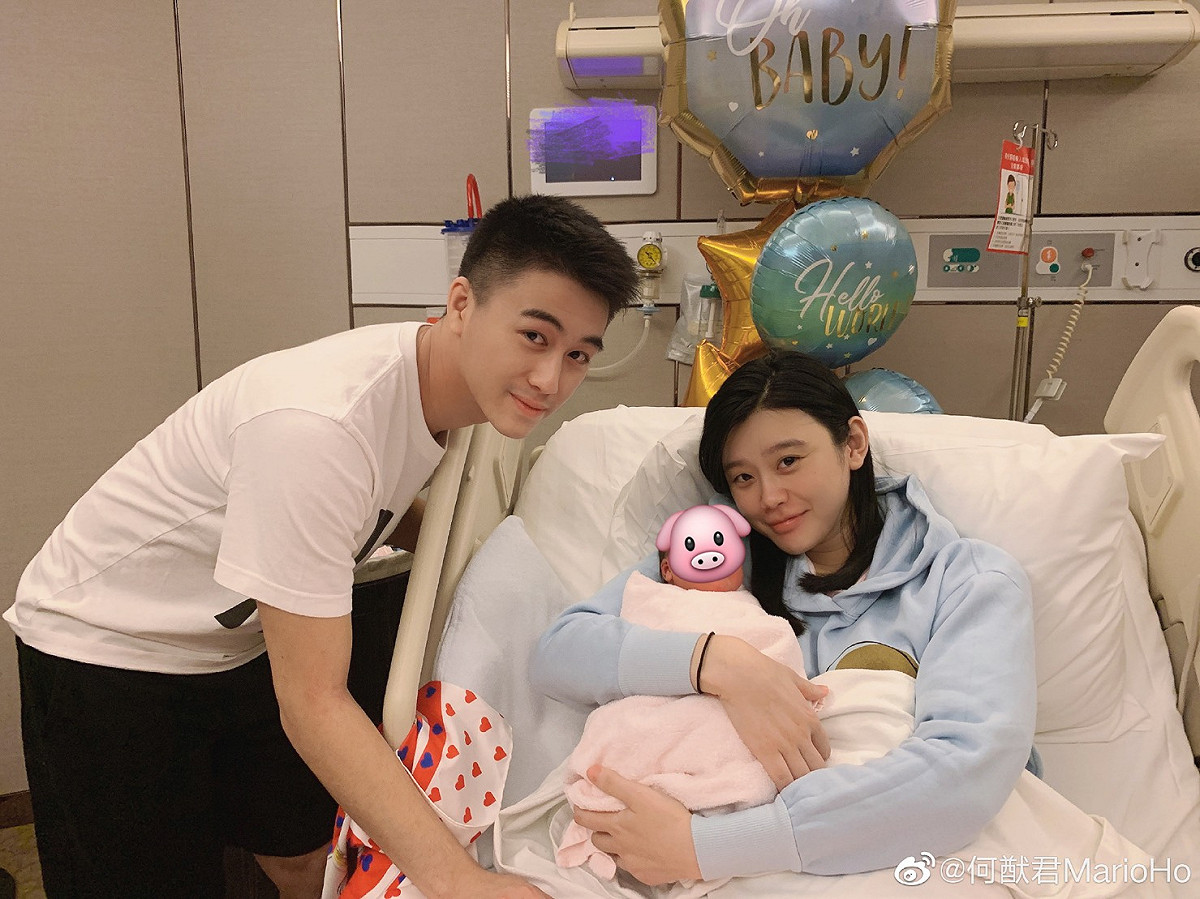 何猷君(左)與妻子奚夢瑤(右)產下一子，不滿1歲。 圖：翻攝何猷君微博