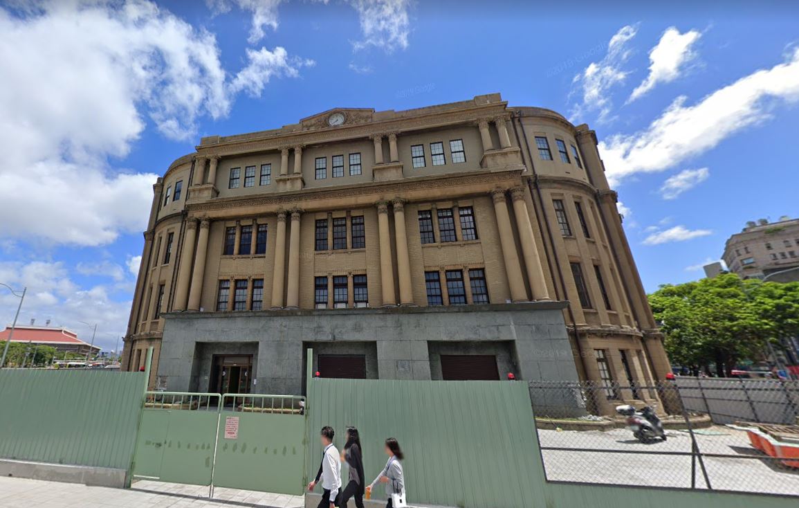 為服務民眾寄送口罩至海外，週六營業的郵局，只要在營業時間內抵達皆可辦理寄送業務。 圖：翻攝自Googlemap