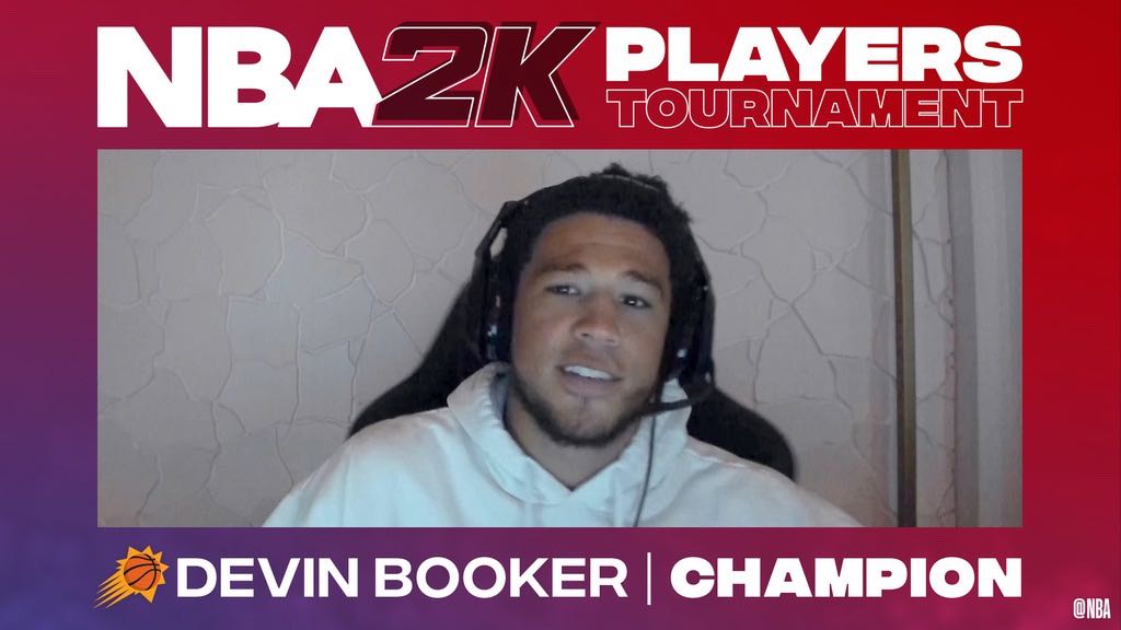 鳳凰城太陽隊主力得分後衛Devin Booker以全勝戰績拿下NBA 2K球員盃冠軍。 圖：翻攝自推特
