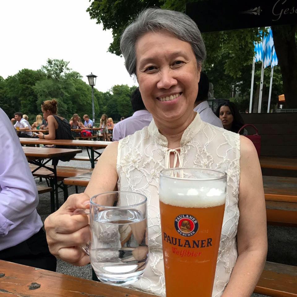 新加坡總理夫人何晶（Ho Ching）日前在臉書轉貼台灣捐贈口罩新聞，並寫下「呃…」，引發廣泛討論。 圖：翻攝自HO Ching臉書