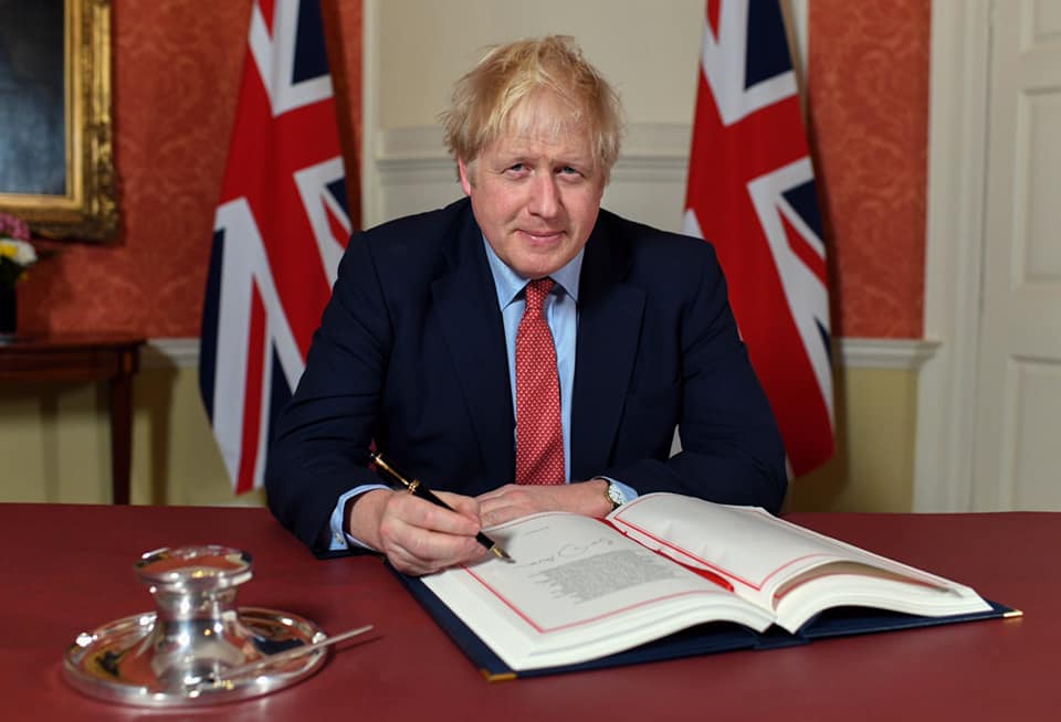 英國首相強生昨晚首發聲明，向協助治療的醫護道謝。 圖：翻攝自Boris Johnson臉書粉專