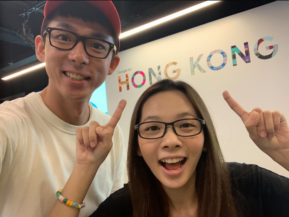 阿滴（圖左）和知名設計師聶永真等人於10日時，發起募資活動，希望能在《紐約時報》刊登全版廣告為台灣發聲。 圖：翻攝自阿滴英文臉書
