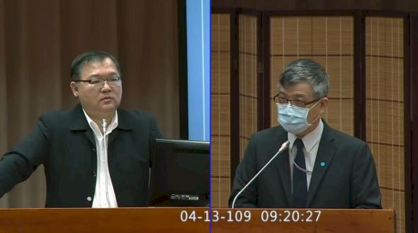 國民黨立委李德維質詢教育部次長劉孟奇，建議教育部應給予受陸生來台禁令影響的大學紓困補助。 圖：翻攝立法院直播
