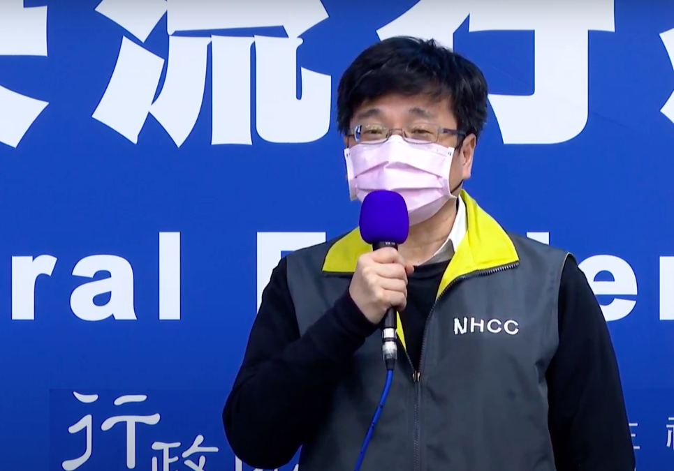 中央流行疫情指揮中心疫情監測組組長周志浩 圖：翻攝疾管署直播畫面
