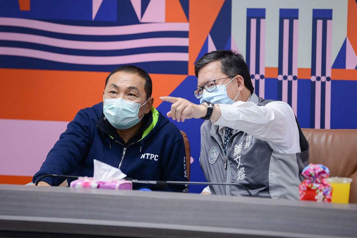 侯友宜和鄭文燦均認為，無論是酷碰券或發現金，能落實紓困、振興經濟才是最重要。 圖：桃園市政府／提供