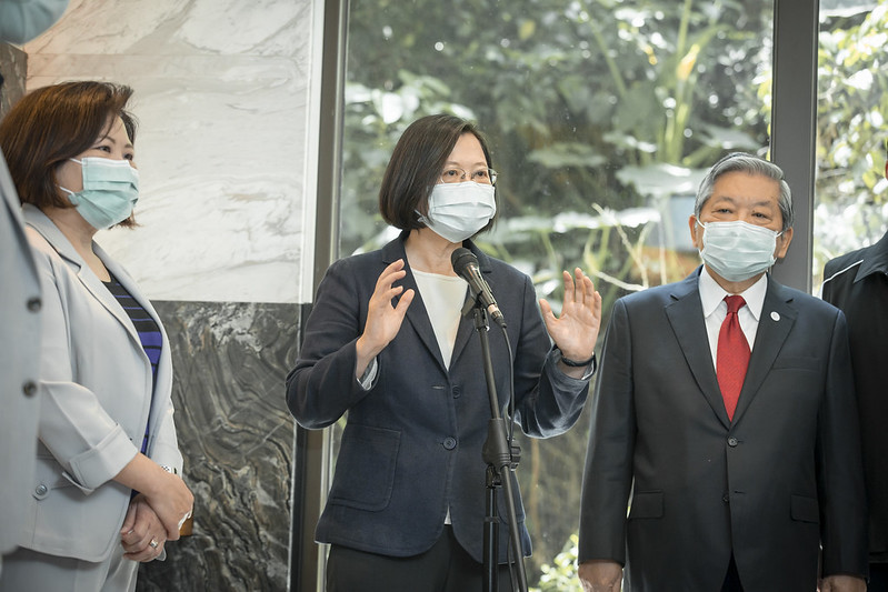 總統蔡英文今（16）日受訪強調，台灣要「完整參與」WHO。 圖：總統府提供