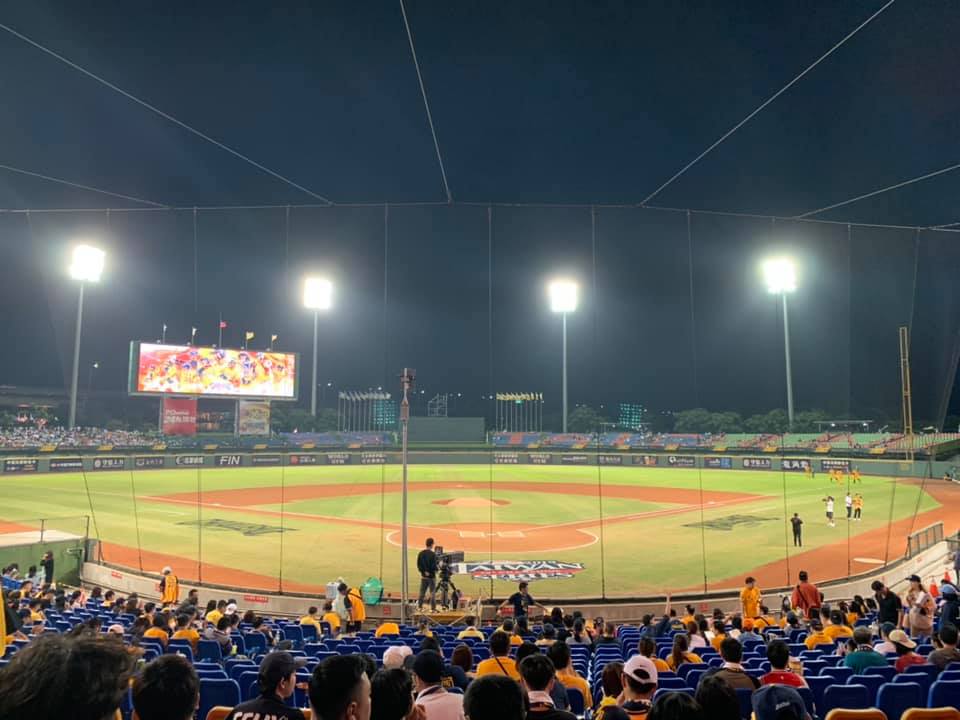 台灣因為防疫成功，中華職棒成了全球唯一開打的職業棒球賽事，竟意外吸引了美日等世界各地的球迷線上觀看。 圖：翻攝自馮勝賢臉書