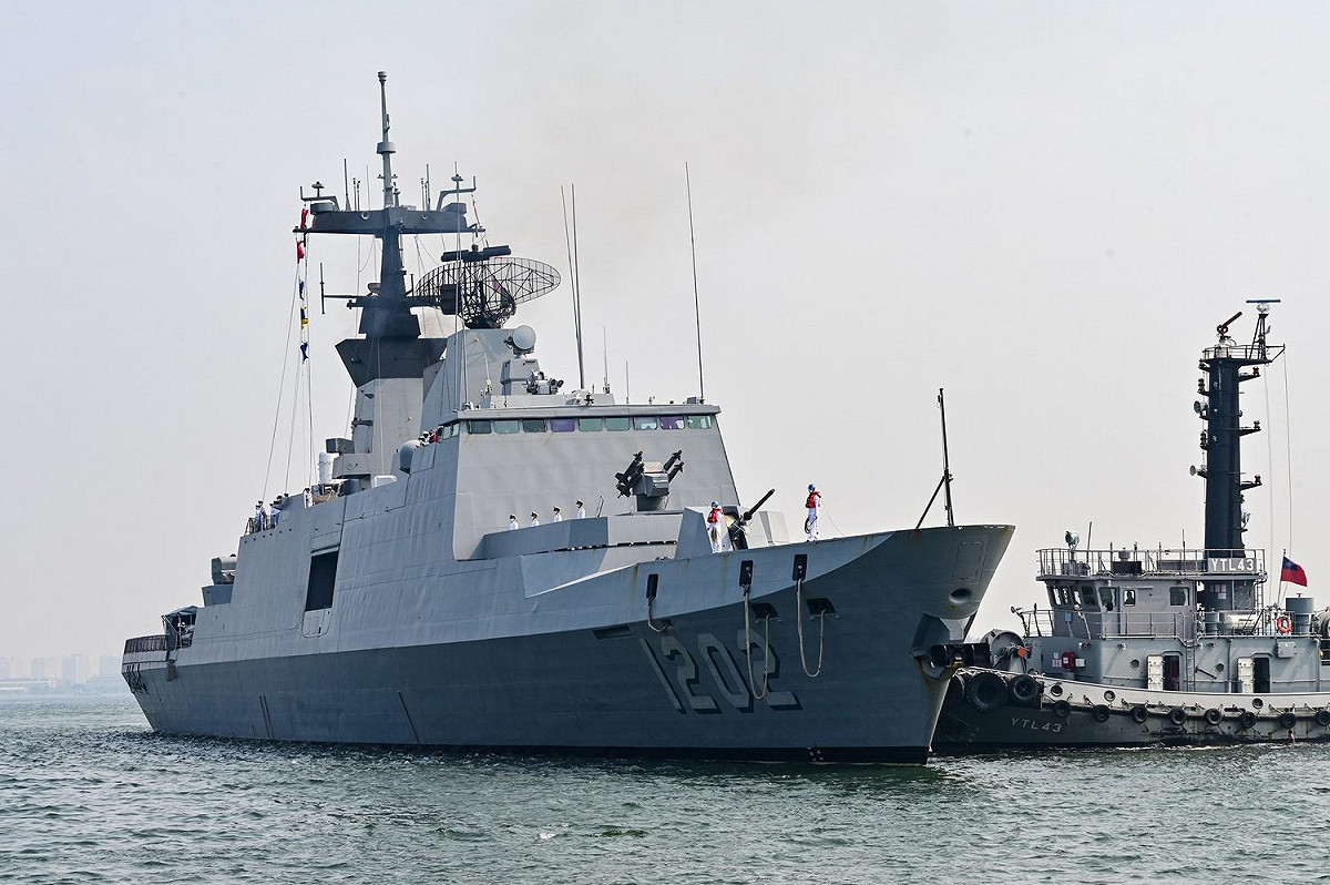 海軍敦睦艦隊前往友邦帛琉，卻有 24 人確診新冠肺炎。 圖／翻攝自中華民國海軍臉書