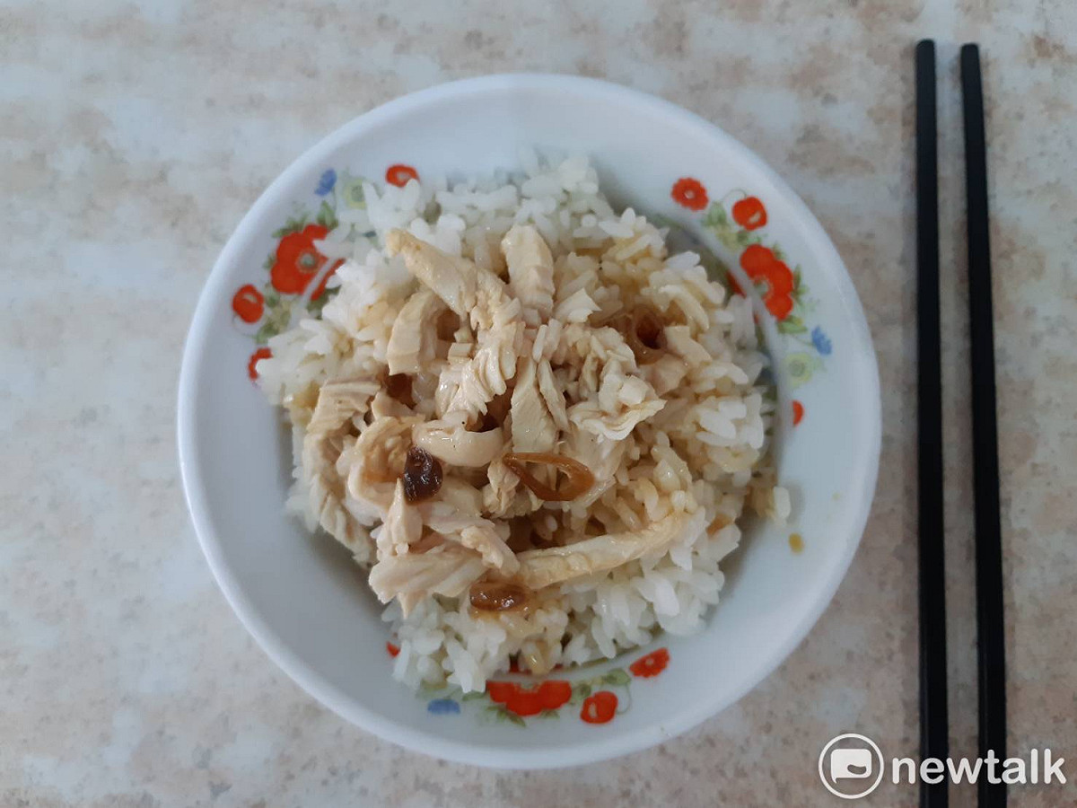雞肉飯是嘉義市知名的在地美食，示意圖，非噴水雞肉飯。 圖：蔡坤龍/攝