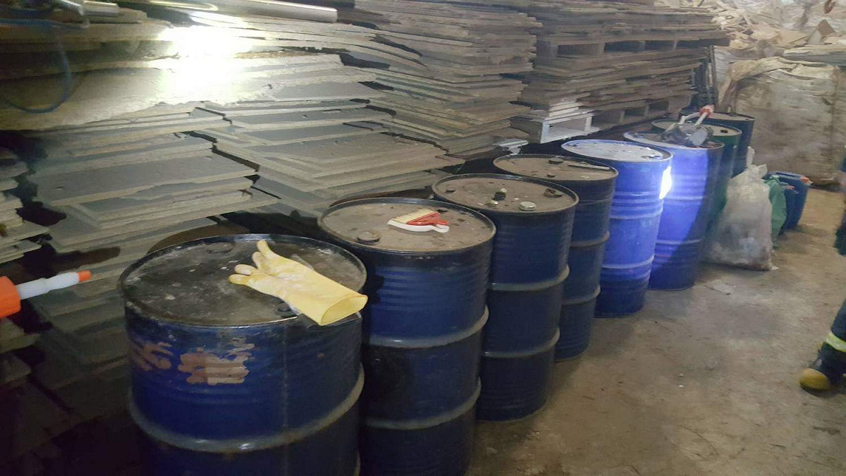 嘉義縣消防局救火意外發現一處製毒工廠，內有大批安非他命原料。 圖：嘉義縣政府/提供