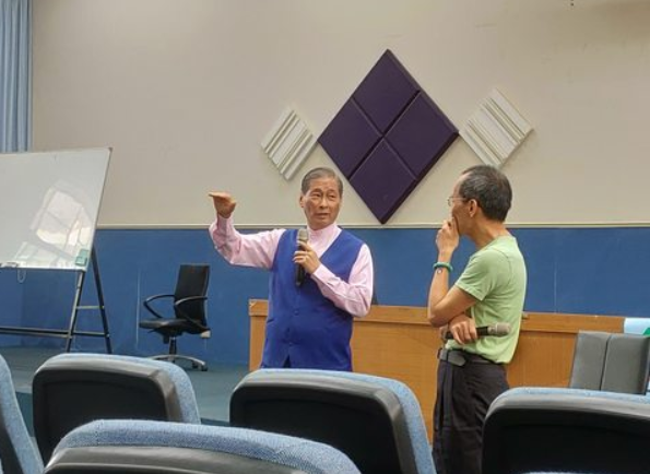 國立中山大學邀請統促黨的「白狼」張安樂（左）前往演講，引發軒然大波。 圖：新頭殼資料照/翻攝自PTT