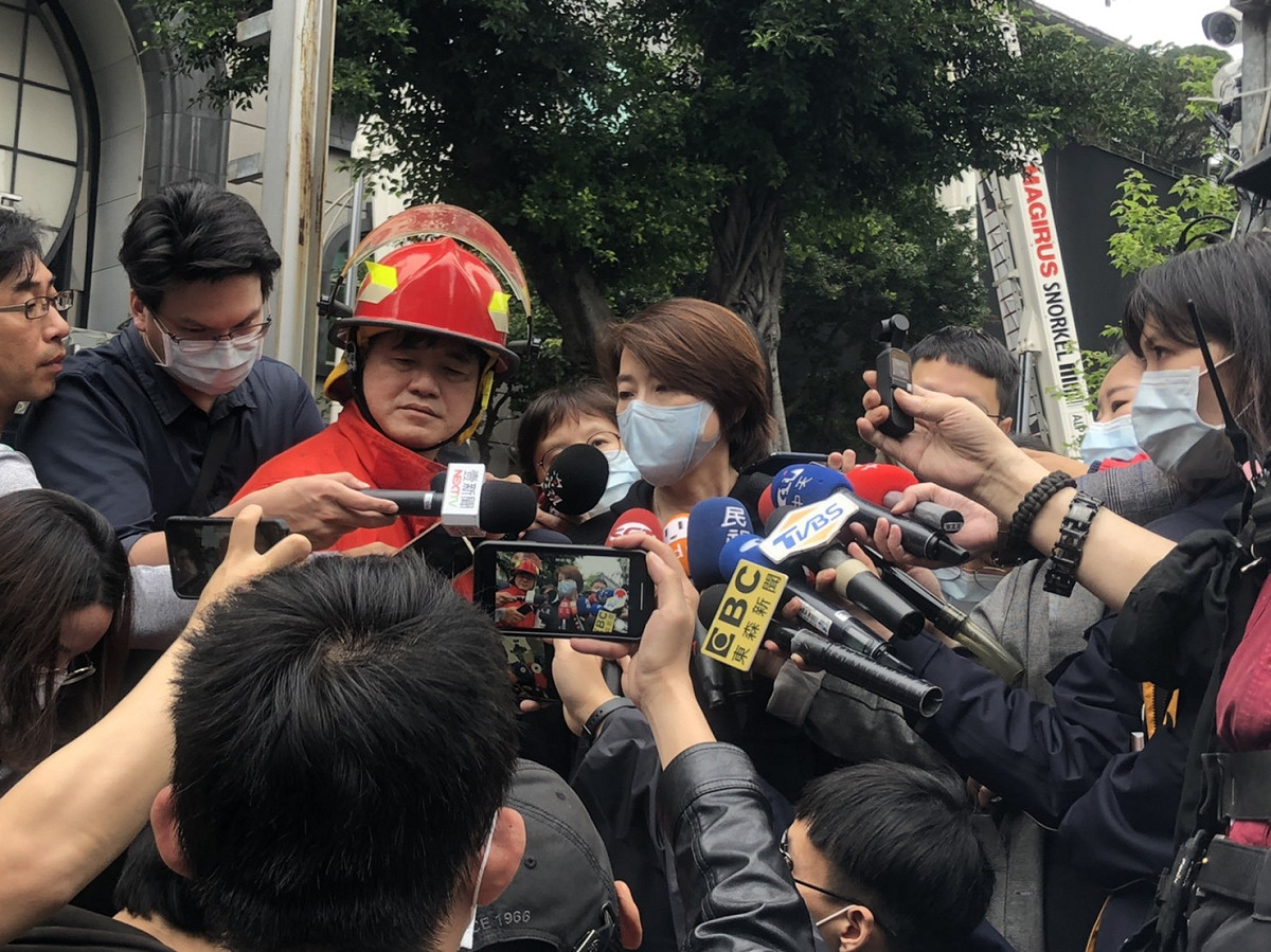 北市副市長黃珊珊前往火災現場。 圖:北市提供