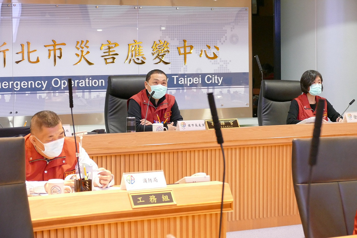 侯友宜指示市府各單位執行公務檢查時，只要發現有公安疑慮就可拍照搜證，不必等公安小組稽查。 圖：新北市政府／提供
