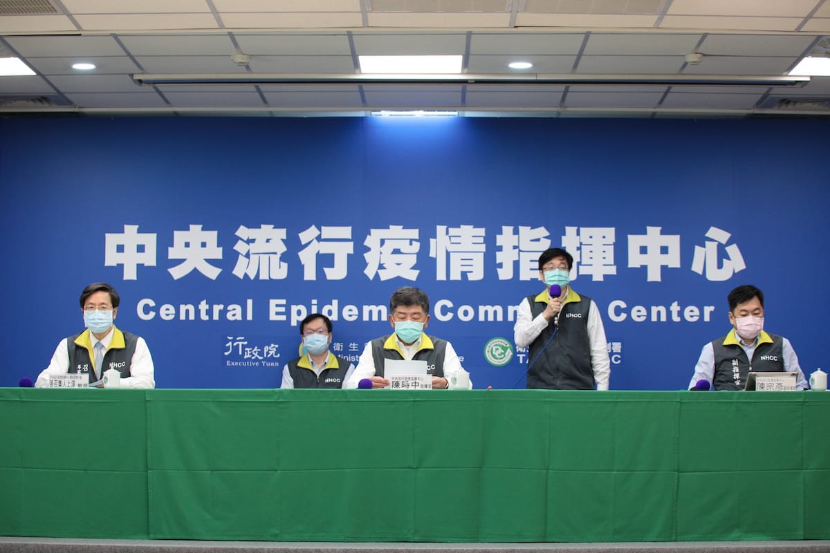 指揮中心於今（28）日開設滿百日，團隊陸續發表感言。 圖：中央流行疫情指揮中心／提供