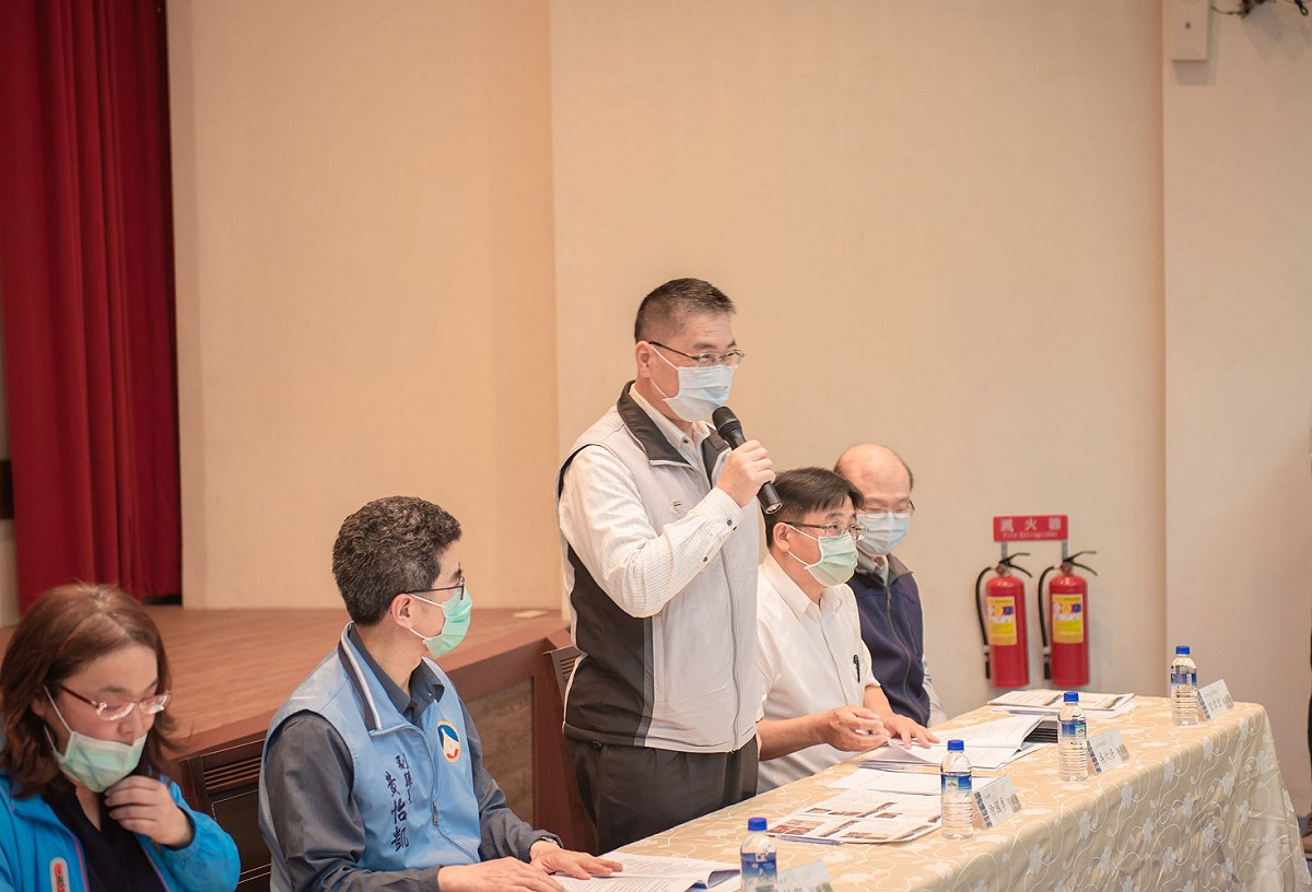 內政部長徐國勇今(30)日與立法院內政委員會委員赴金門國家公園，考察防疫紓困及第三次通盤檢討業務。 圖：內政部提供