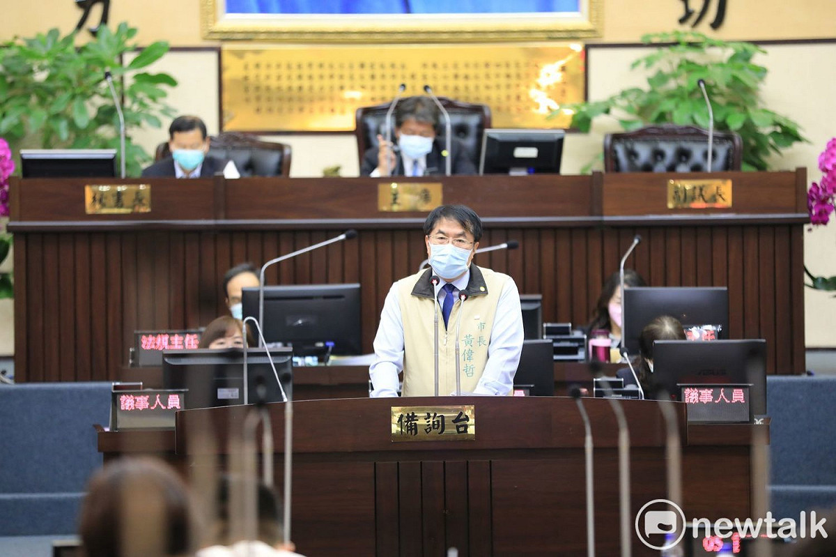 台南市議會第3屆第3次定期會今日登場，台南市長黃偉哲率各局處一級首長出席，進行施政報告。 圖：黃博郎／攝
