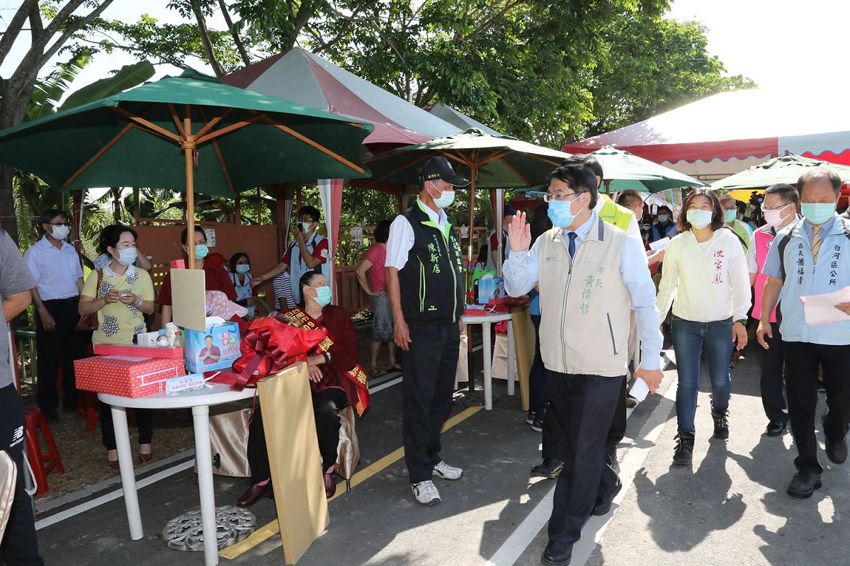 黃偉哲表示台南各景區都已做好防疫措施，請遊客安心來台南玩。 圖：黃博郎／攝