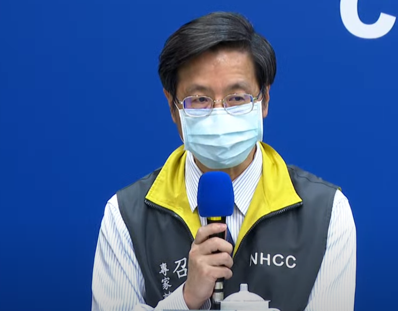 中央疫情指揮中心專家諮詢小組召集人張上淳。 圖：翻攝自 衛生福利部疾病管制署 直播畫面