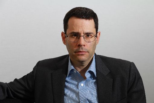 史丹佛大學胡佛研究所研究員歐斯林接受中央社專訪，直言「美中關係現在陷入史上新低點」，而友台的氣氛濃厚，今年11月美國總統大選不管哪一個黨籍的候選人當選，「任何總統想改變低迷的美中氛圍都很困難」。 圖:中央社
