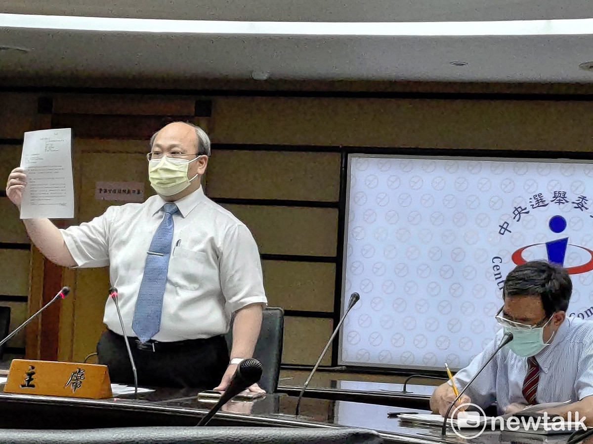 中選會副主委陳朝建呼籲高雄市各區長、校長依法配合選務辦理。 圖：黃建豪/攝