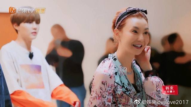 不過仍有網友力挺只是拍攝角度問題，節目中的張曼玉依舊美麗有活力。 圖 : 翻攝自微博