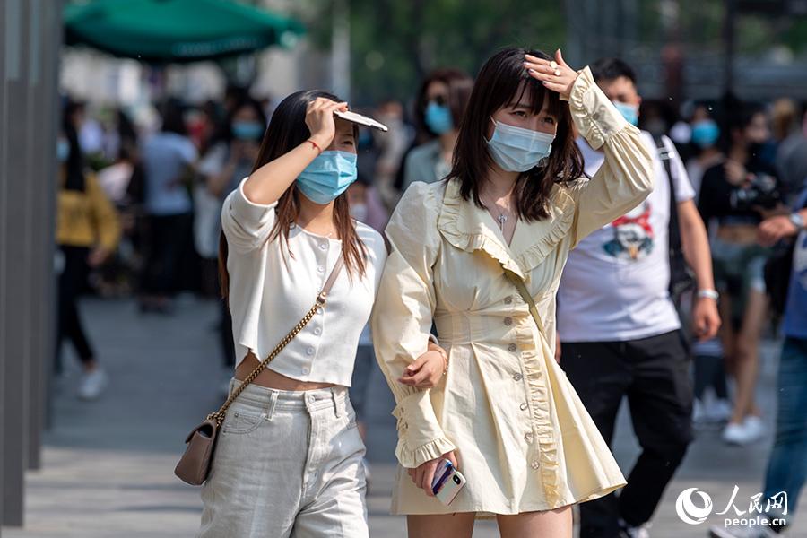 中國統計，五一連假1至4日的旅遊人數達1.04億人次。 圖：翻攝自中國人民網