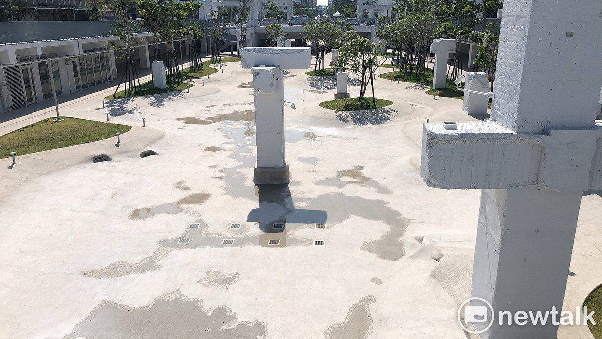 因水情吃緊，河樂廣場明起暫停開放戲水池。 圖：黃博郎／攝
