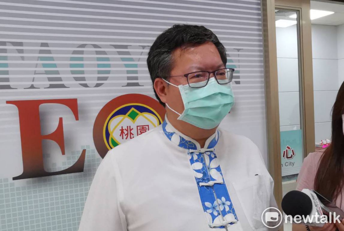鄭文燦表示，政院最新擴大加碼發放１萬元的急難紓困金，將自６日起辦理申請，桃市約有1萬3千多人可獲補助。 圖：林昀真／攝
