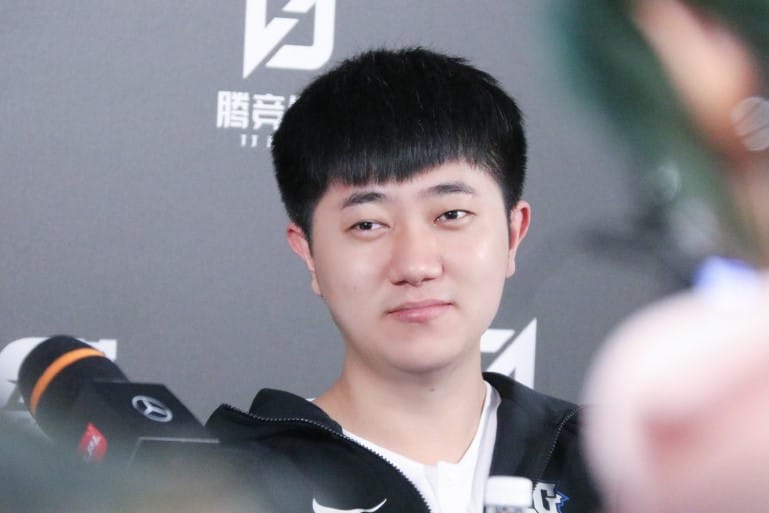 BLG下路選手Jinjiao宣布與BLG續約並在夏季賽轉任輔助選手。 圖：翻攝自BLG微博