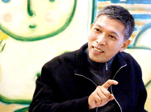 紙風車劇團團長任建誠表示，疫情只是加速產業轉型，劇團現在打得是一場生存之戰。 圖：紙風車劇團/提供