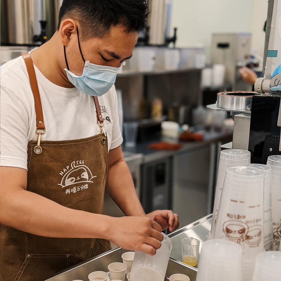 「再睡五分鐘」粉專發文表示團隊用心製作飲料。 圖：翻攝再睡五分鐘臉書粉絲專頁