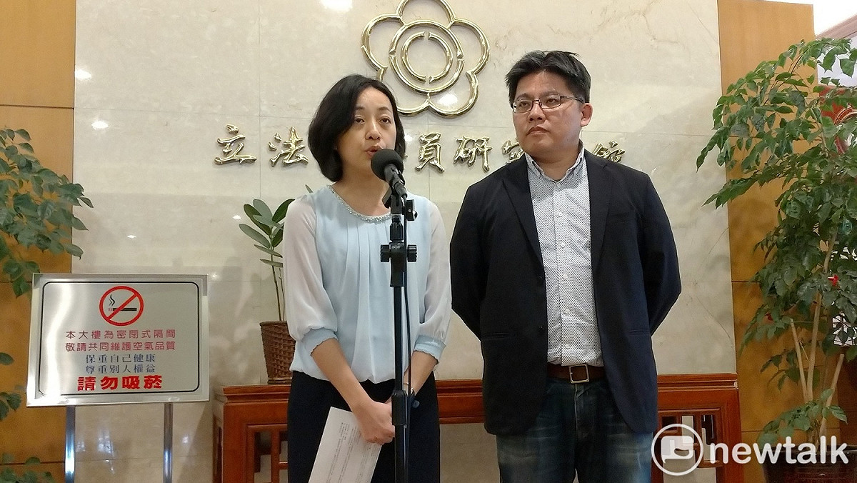 王婉諭下午回應李來希的臉書貼文。 圖：陳佩君／攝
