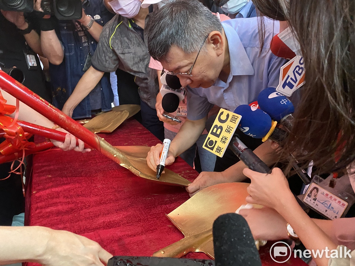 台北市長柯文哲被問民眾黨內鬥一事，未正面回應。 圖：周煊惠 ／攝