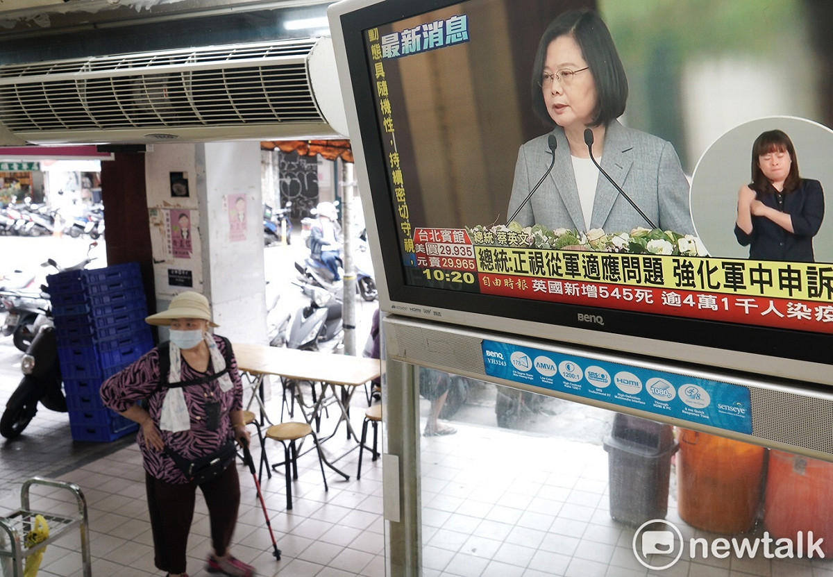 店家電視正播放蔡英文就職演說。 圖：張良一／攝
