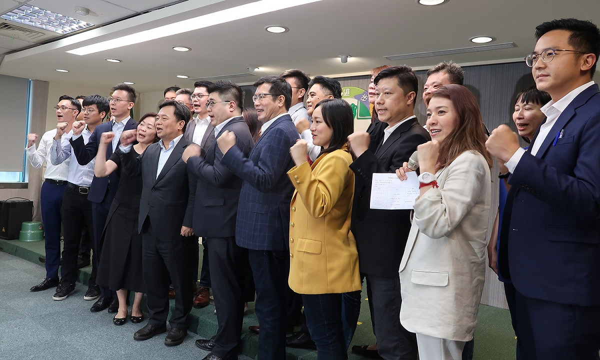 民進黨秘書長林錫耀20日率領一級黨務主管亮相 圖：林朝億/攝