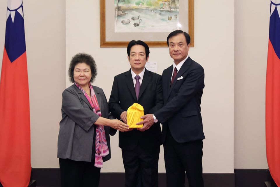 前立法院長蘇嘉全則接任總統府秘書長，他表示：「我會加倍的努力，繼續協助蔡總統，守護國家人民的未來！」 圖：翻攝自蘇嘉全臉書