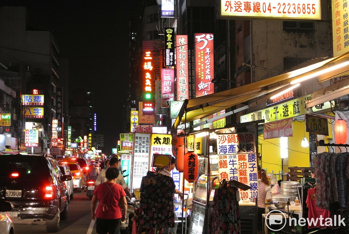 曾經夜夜車水馬龍的台中市中華路夜市漸沒落。 唐復年/攝