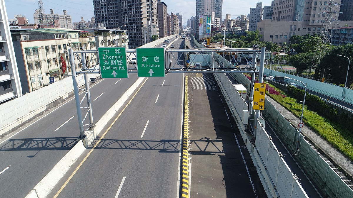 台64線快速道路中和段區間測速。 圖：新北市交通局提供
