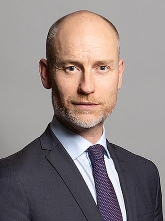 英國工黨的對中外交政策發言人金諾克指出，中國是民主的大敵，還玩弄英國。 圖：Richard Townshend拍攝　版權CC BY 3.0
