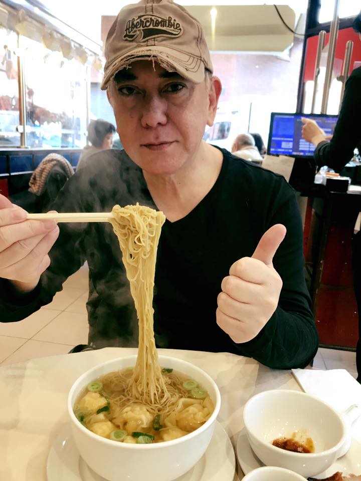 香港影帝黃秋生日前表達想入台籍，內政部移民署對於入籍台灣的港澳人士條件與要求，相對寬鬆。 圖：翻攝黃秋生臉書粉絲專頁
