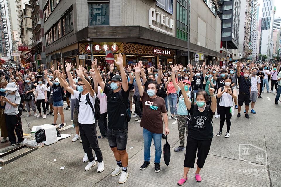 大批港人到銅鑼灣及灣仔一帶遊行，反對「港區國安法」。 圖片來源：香港「立場新聞」