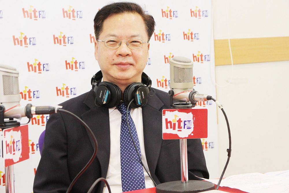 國發會主委龔明鑫今（25）日接受廣播電台專訪。 圖：Hit Fm《周玉蔻嗆新聞》製作單位／提供
